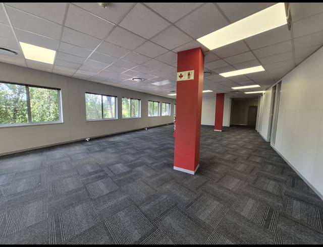 1,320M² OFFICE TO LET IN SANDTON CENTRAL